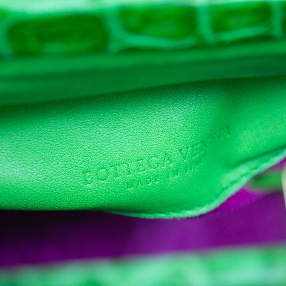 BOTTEGA VENETA SPECIAL EDITION ALLIGATOR HANDBAG - Picture 7 of 11